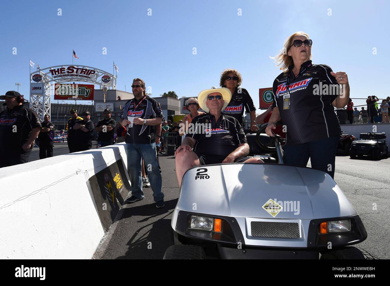 LAS VEGAS, NV - APRIL 08: Ken Black and wife Judy cheer on Greg ...