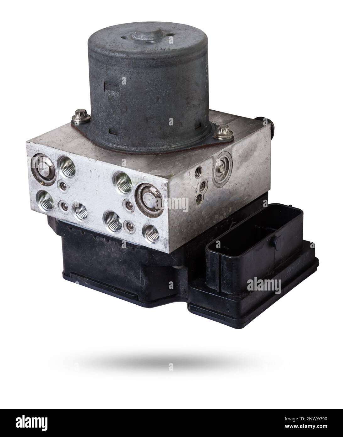 Brake fluid pump control unit for distributing braking force to