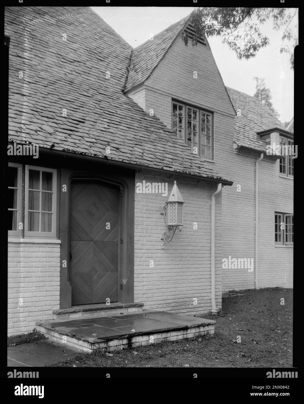 A. Wm. Field house, Underwood Road at Northway, in Guilford section of Baltimore, Maryland. Carnegie Survey of the Architecture of the South. United States, Maryland, Baltimore,  Doors & doorways,  Gables,  Houses,  Brickwork. Stock Photo