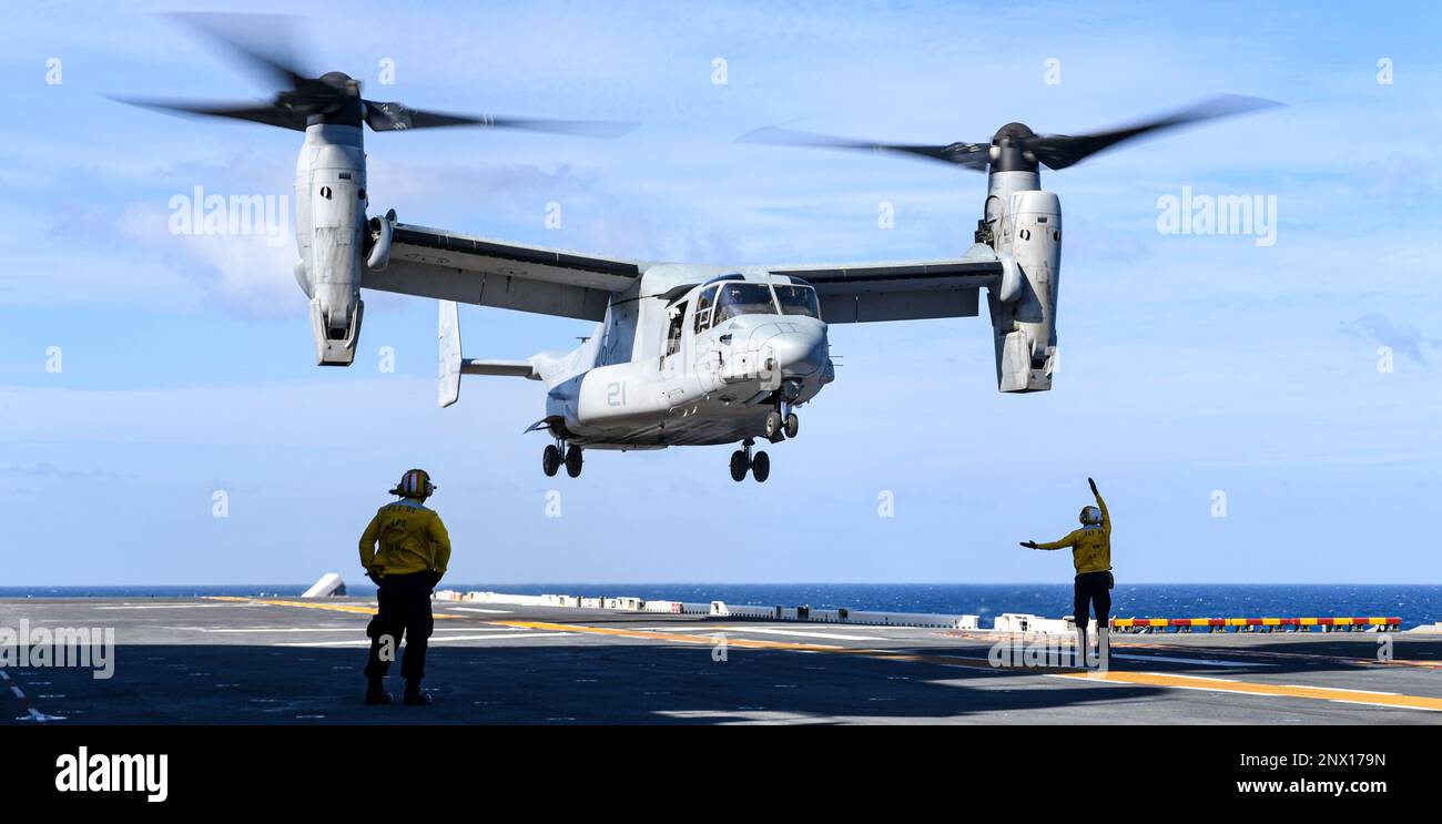 Osprey aircraft flight deck hi-res stock photography and images - Page 2 -  Alamy