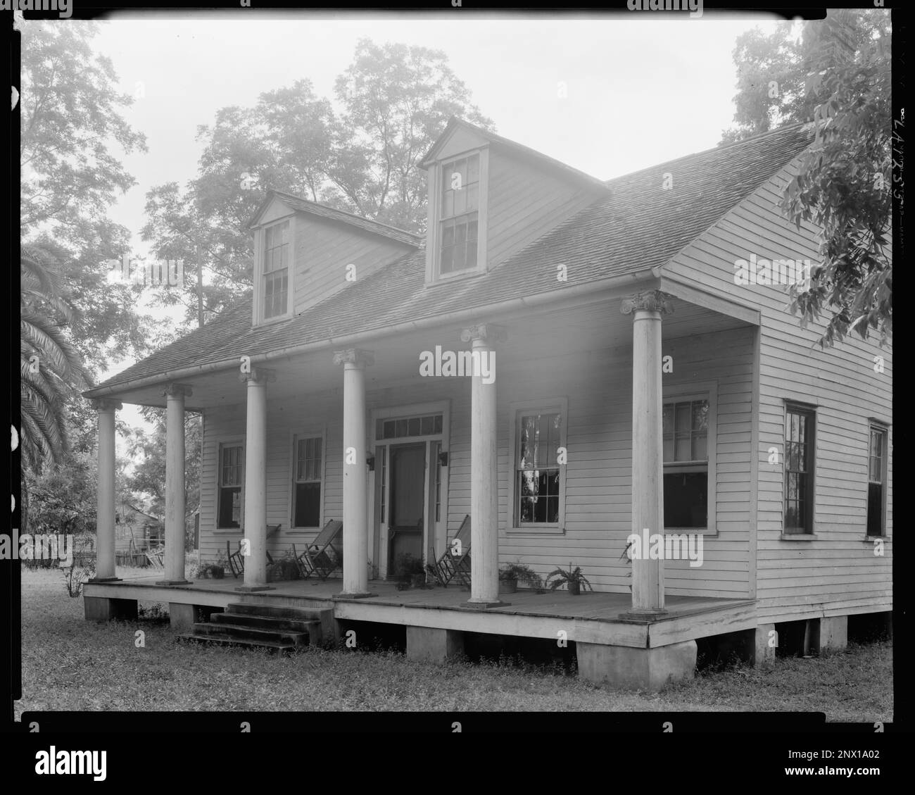 Small house with columns, Chalmette vic., St. Bernard Parish, Louisiana