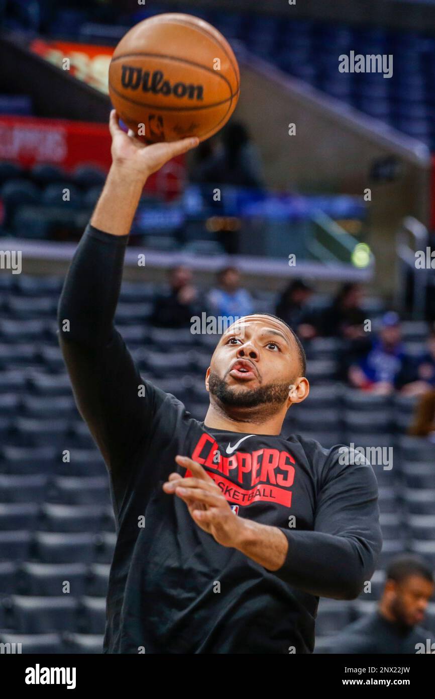 Los Angeles, United States. 28th Feb, 2023. Los Angeles Clippers forward Paul  George (R) drives past Minnesota Timberwolves forward Jaden McDaniels (L)  during an NBA game. Timberwolves 108:101 Clippers (Photo by Ringo