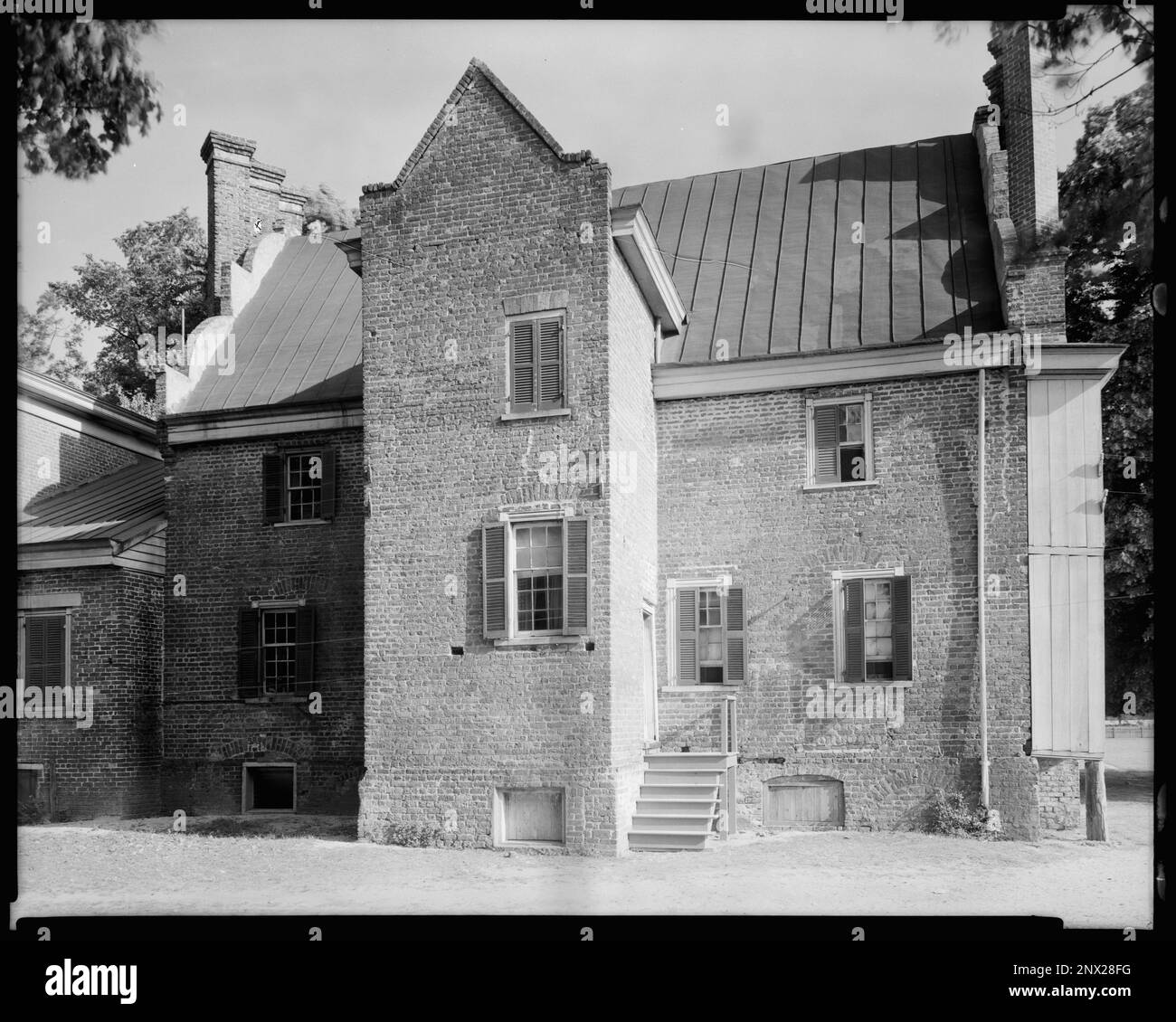 Bacon's Castle, James River vic., Surry County, Virginia. Carnegie Survey of the Architecture of the South. United States  Virginia  Surry County  James River vic, Gables, Houses, Brickwork. Stock Photo