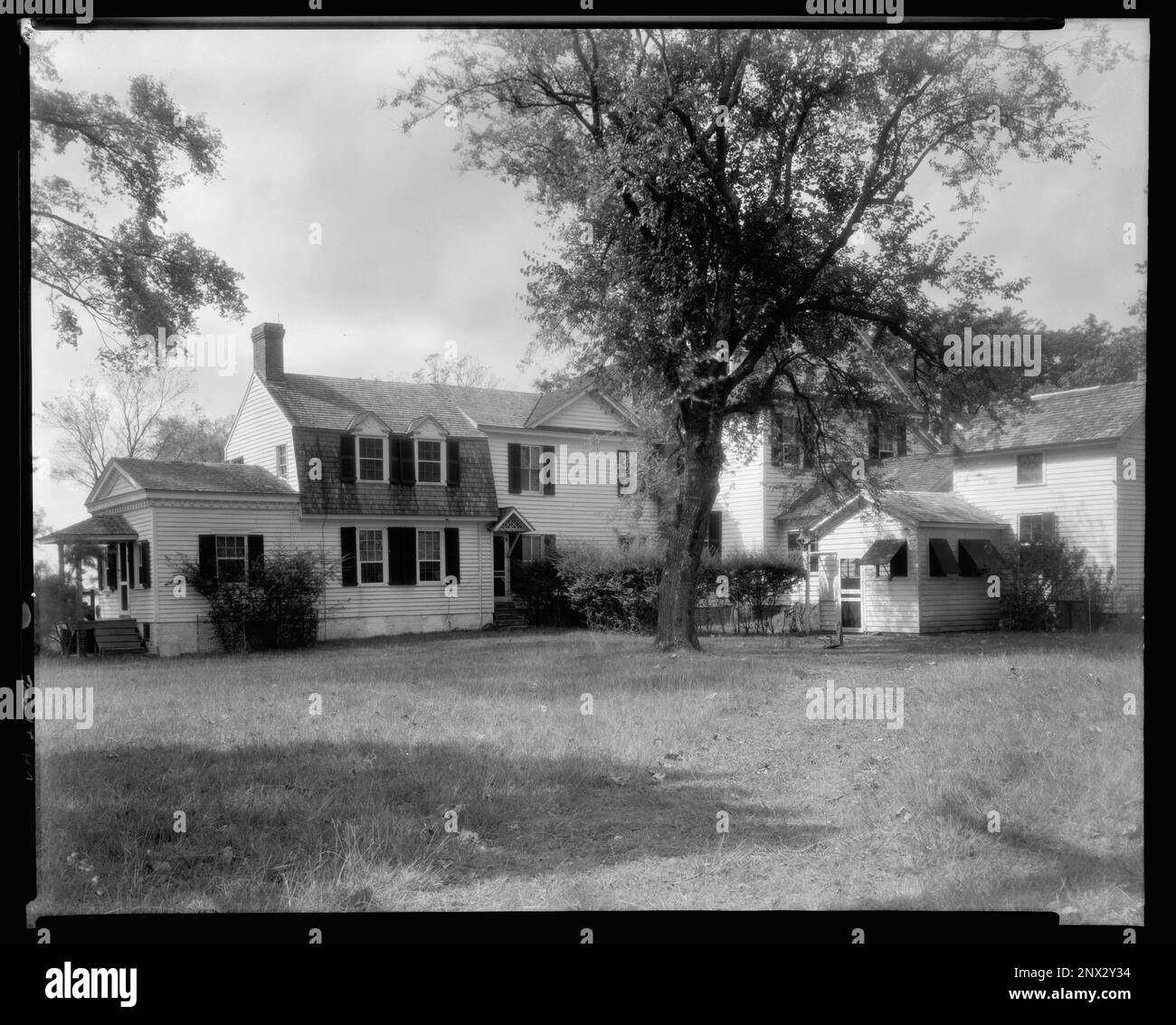 Gambrel roofs hires stock photography and images Alamy