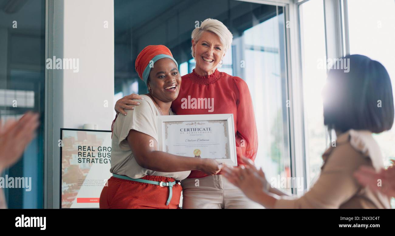 Black woman employee award hi-res stock photography and images - Alamy