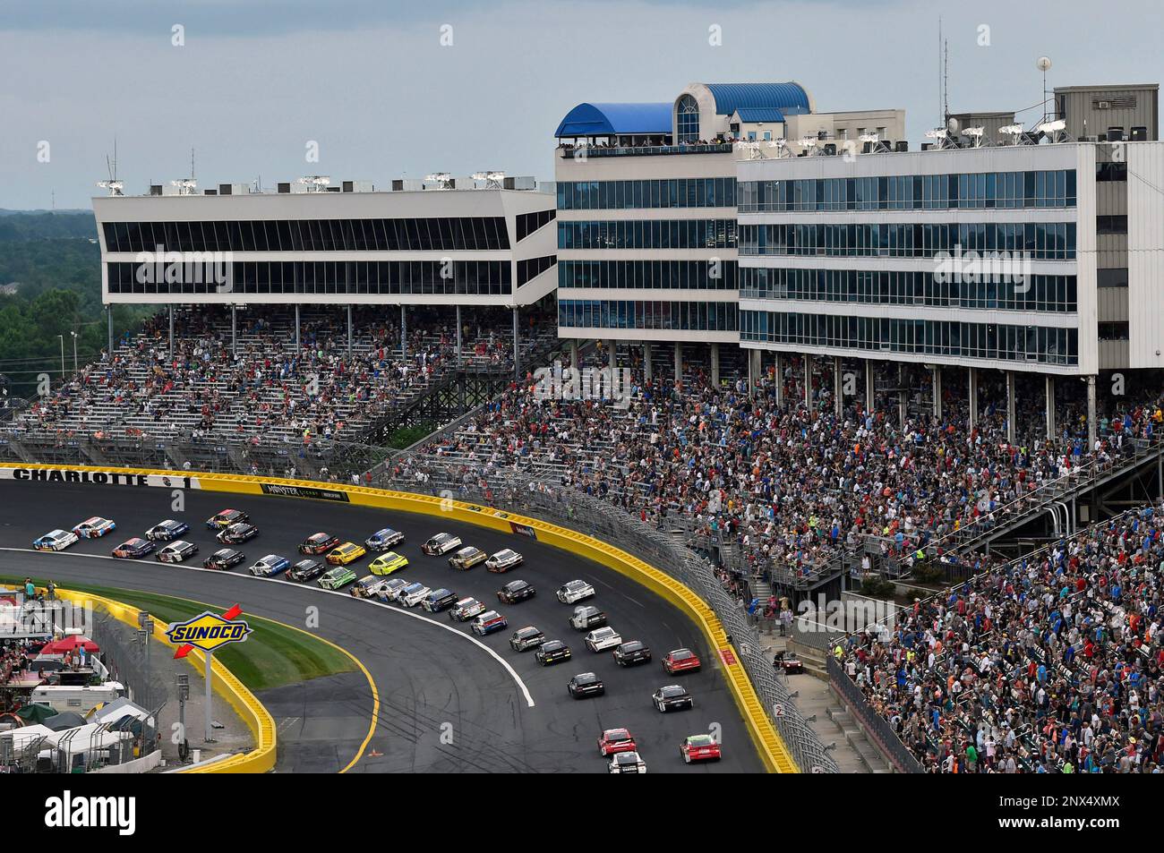 18 Kyle Busch, Joe Gibbs Racing, Toyota Camry M&M's Red White & Blue