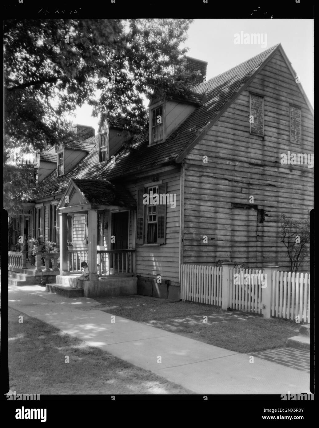 Frame houses on Main Street, Fredericksburg, Virginia. Carnegie Survey