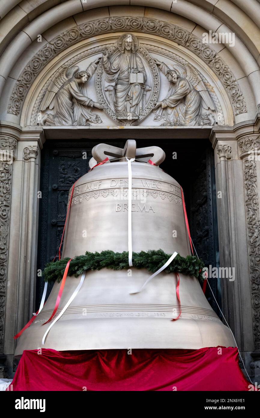 Bremen, Germany. 01st Mar, 2023. The new bell 'Brema' stands at the cathedral portal. Bremen's St. Petri Cathedral is getting three new bells: the Peace Bell, the Justice Bell and the Creation Bell. Credit: Sina Schuldt/dpa/Alamy Live News Stock Photo