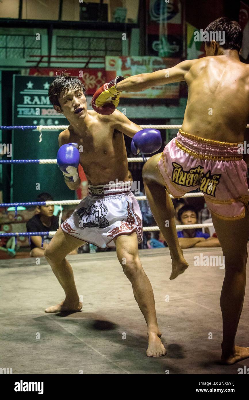 Muay Thai boxers fighting, Bangkok, Thailand Stock Photo Alamy