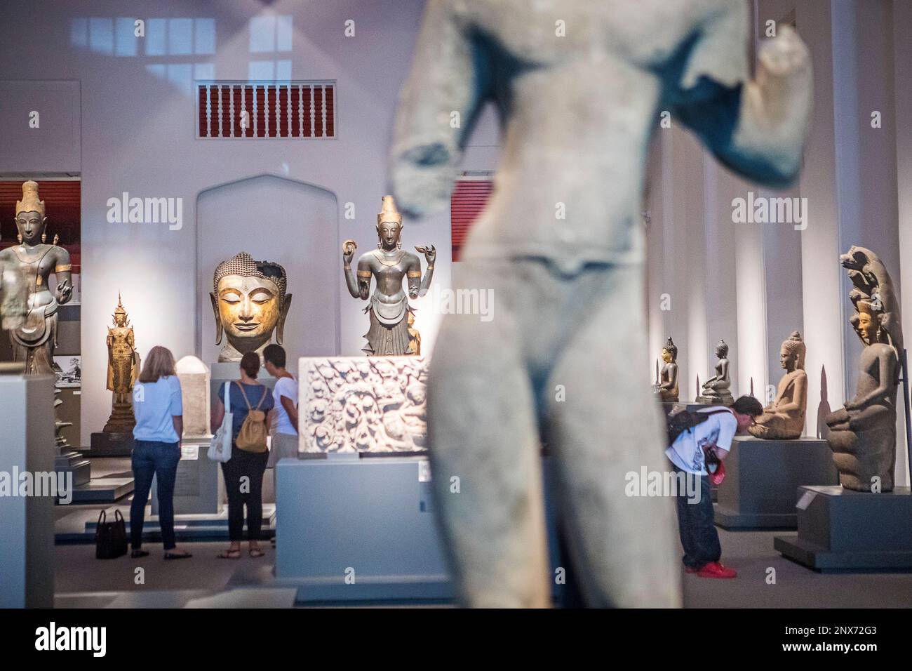 visitor, tourist, statue, sculpture,The National Museum,Exhibition Hall ...