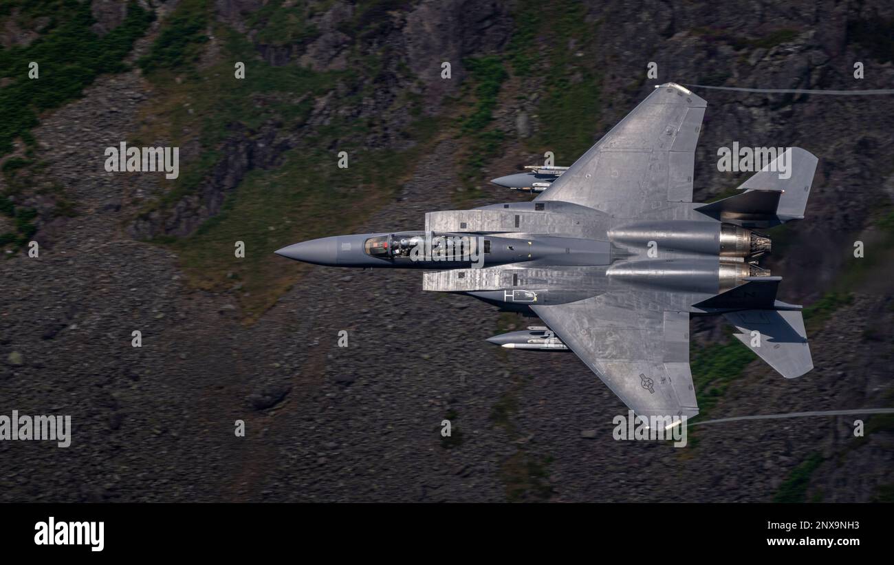 USAF F-15E from RAF Lakenheath. Seen here during low flying training in the Lake District (Low Fly Area 17), Cumbria, UK Stock Photo