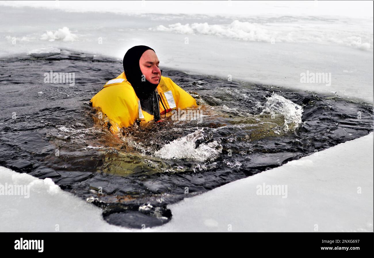 Surface ice rescue training hi-res stock photography and images - Alamy