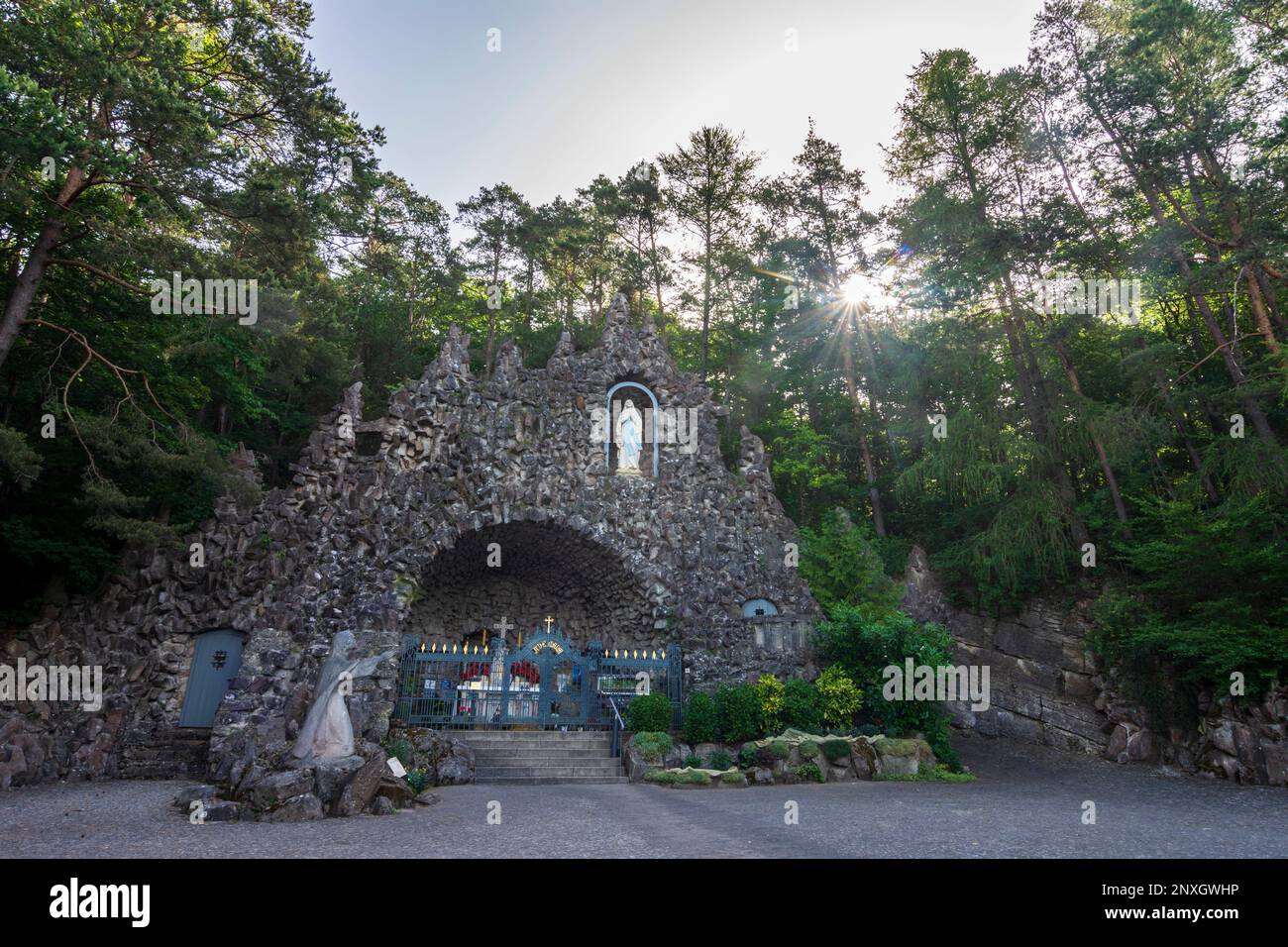 Bad Salzschlirf: Mariengrotte (Mary's grotto) in Vogelsberg, Hessen, Hesse, Germany Stock Photo