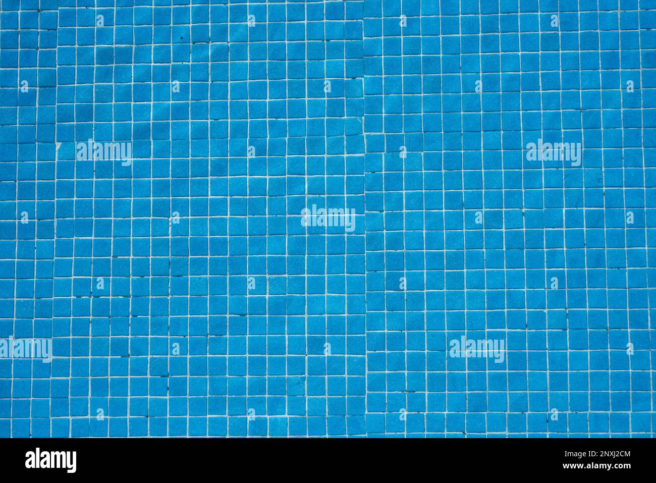 Blue tiles pool water texture hires stock photography and images Alamy