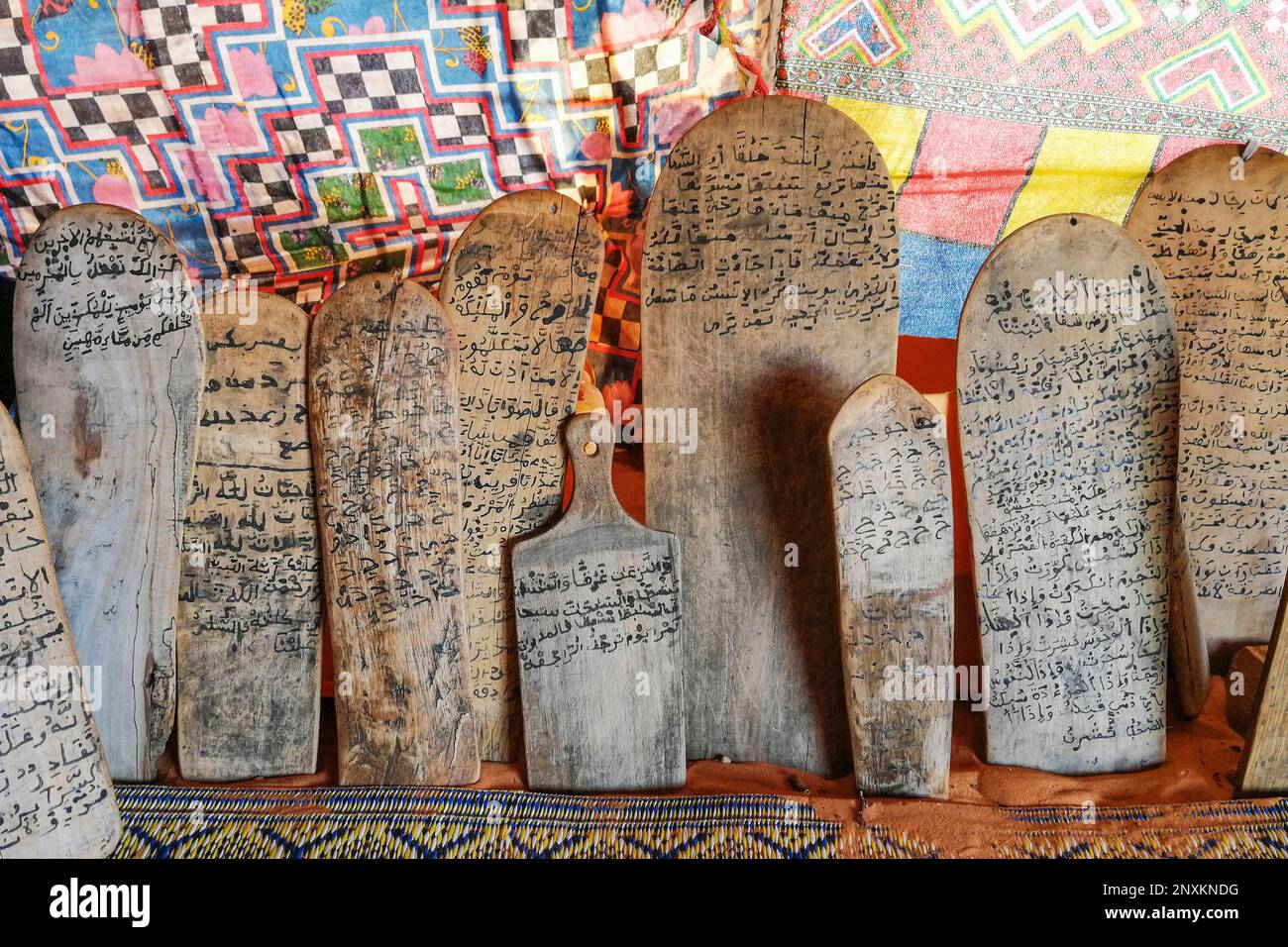 Mauritania Chinguetti Quranic Prayer Tables Stock Photo Alamy Mauritania Chinguetti Quranic Prayer Tables Stock Photo Alamy