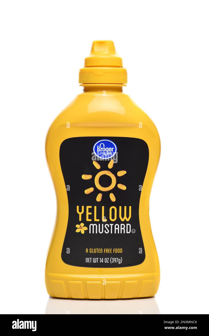 IRIVNE, CALIFORNIA - 01 MAR 2023: A bottle of Kroger Yellow Mustard Stock Photo