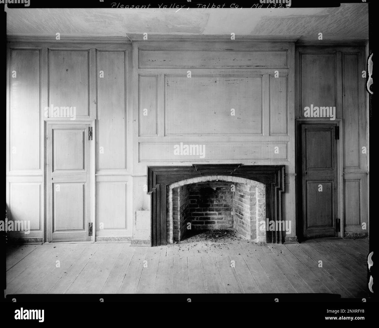 Pleasant Valley, Easton, Talbot County, Maryland. Carnegie Survey of the Architecture of the South. United States, Maryland, Talbot County, Easton,  Fireplaces,  Rooms & spaces. Stock Photo