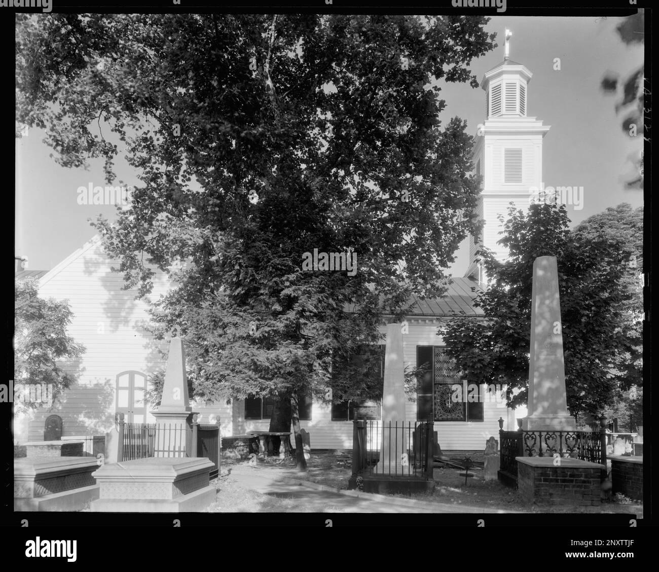 St. John's Church, Richmond, Henrico County, Virginia. Carnegie Survey of the Architecture of the South. United States  Virginia  Henrico County  Richmond, Cemeteries, Towers, Churches, Wooden buildings. Stock Photo