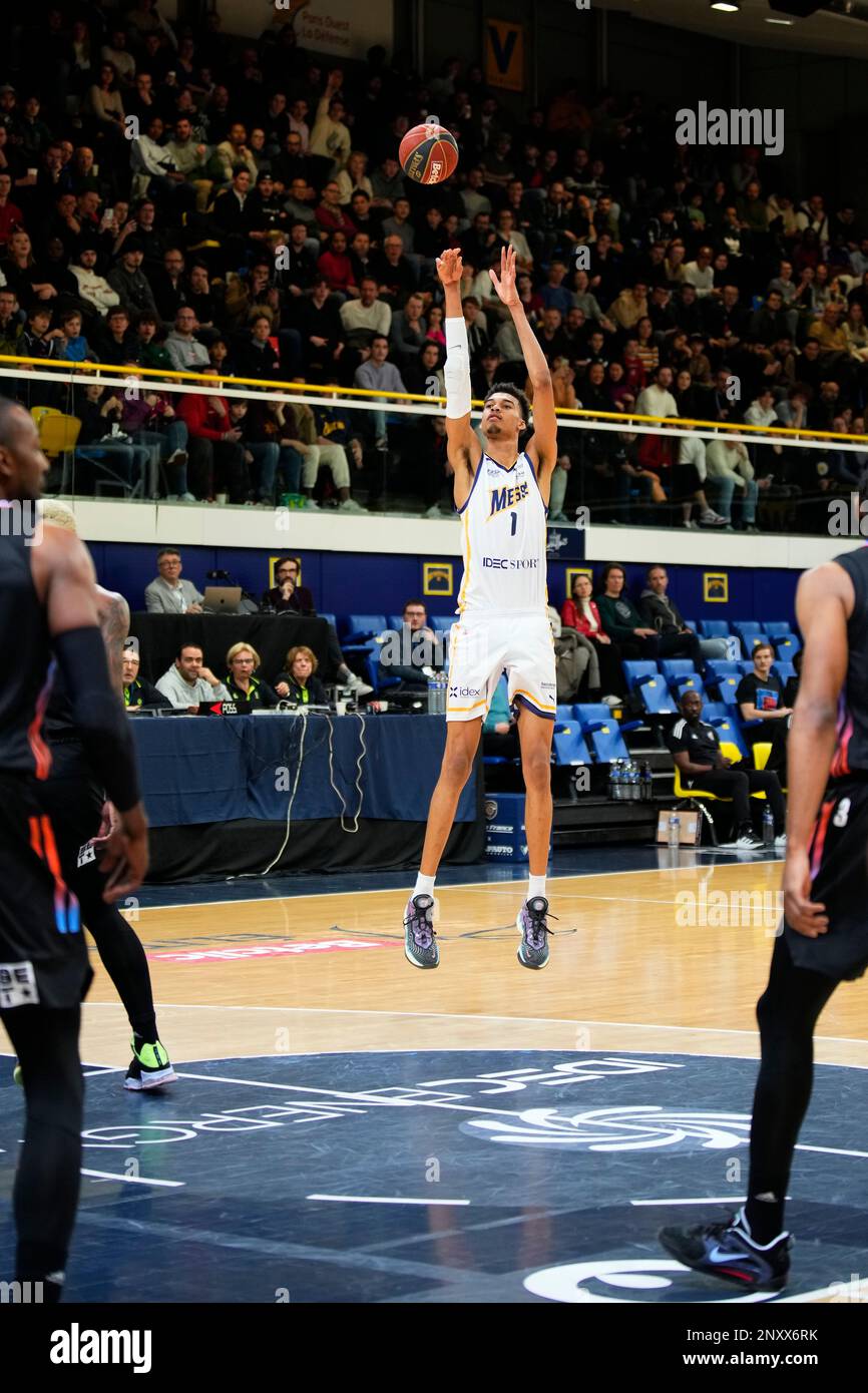 March 1, 2023, Levallois-Perret, , France: VICTOR WEMBANYAMA (1) shooting a  free throw during the friendly game between Levallois METS 92 and Paris  Basket at Palais des sports Marcel Cerdan on March
