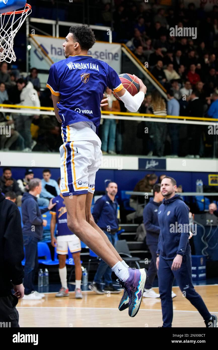 March 1, 2023, Levallois-Perret, , France: VICTOR WEMBANYAMA (1) during  warm up prior to the friendly game between Levallois METS 92 and Paris  Basket at Palais des sports Marcel Cerdan on March