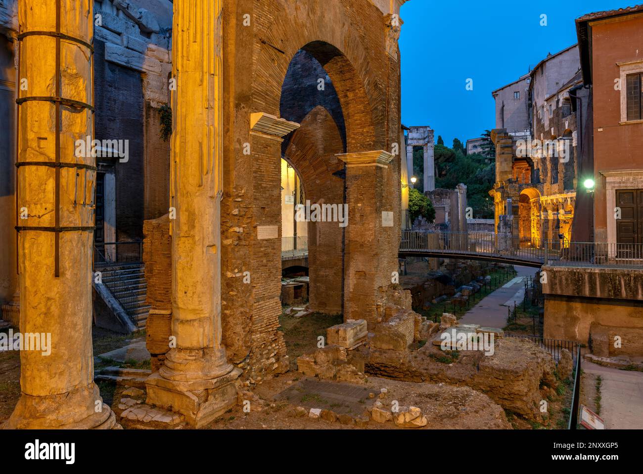 The area of the Teatro Marcello (Theater of Marcellus ) and Portico di Ottavia ( Portico of