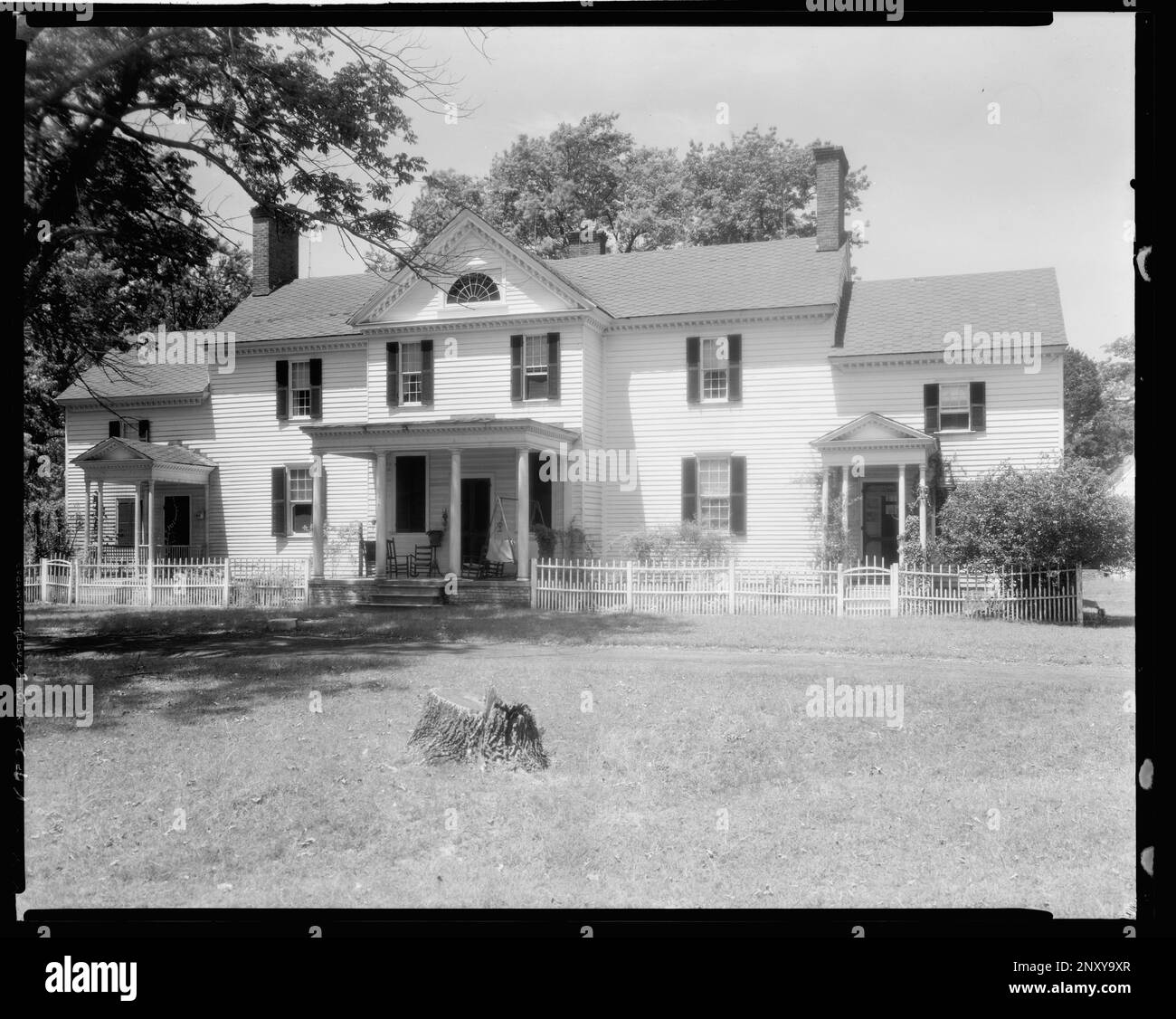 Kendall Grove, Eastville, Northampton County, Virginia. Carnegie Survey of the Architecture of the South. United States  Virginia  Northampton County  Eastville, Porches, Gables, Dwellings. Stock Photo