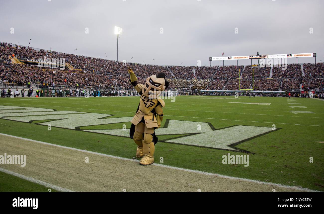 Orlando, FL, USA. 11th Nov, 2017. UCF Knights quarterback Noah Vedral (16)  during NCAA football game between the UConn Huskies and the UCF Knights.  Central Florida defeated Connecticut 49-24 at Spectrum Stadium