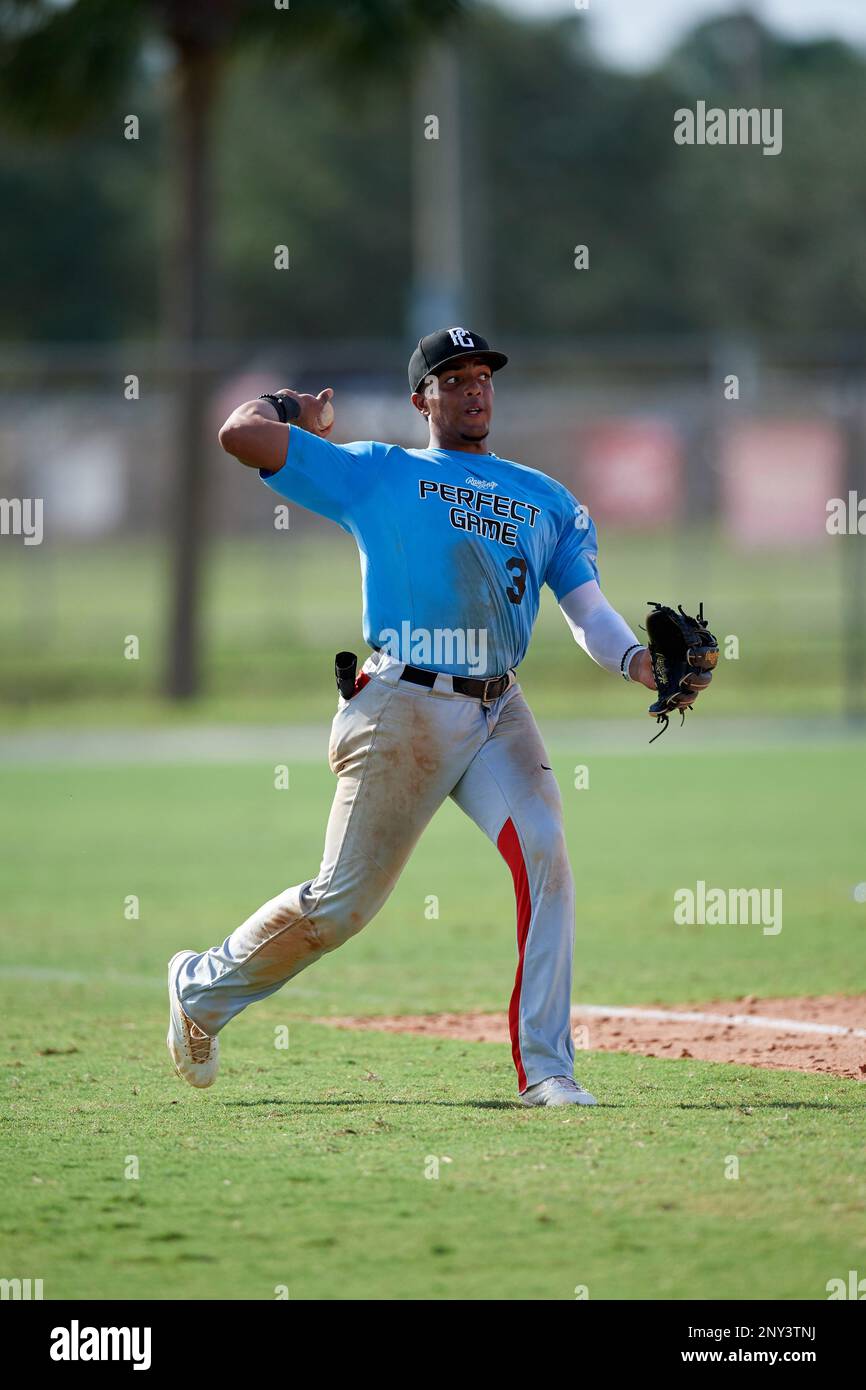 Lency Delgado (3) while playing for Miami PG Columbia Blue based out of  Miami, Florida during the WWBA World Championship at the Roger Dean Complex  on October 21, 2017 in Jupiter, Florida.