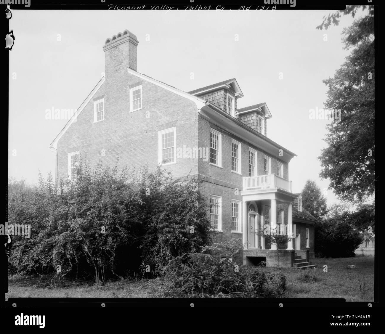 Pleasant Valley, Easton, Talbot County, Maryland. Carnegie Survey of the Architecture of the South. United States, Maryland, Talbot County, Easton,  Brickwork,  Dormers,  Houses,  Porches. Stock Photo