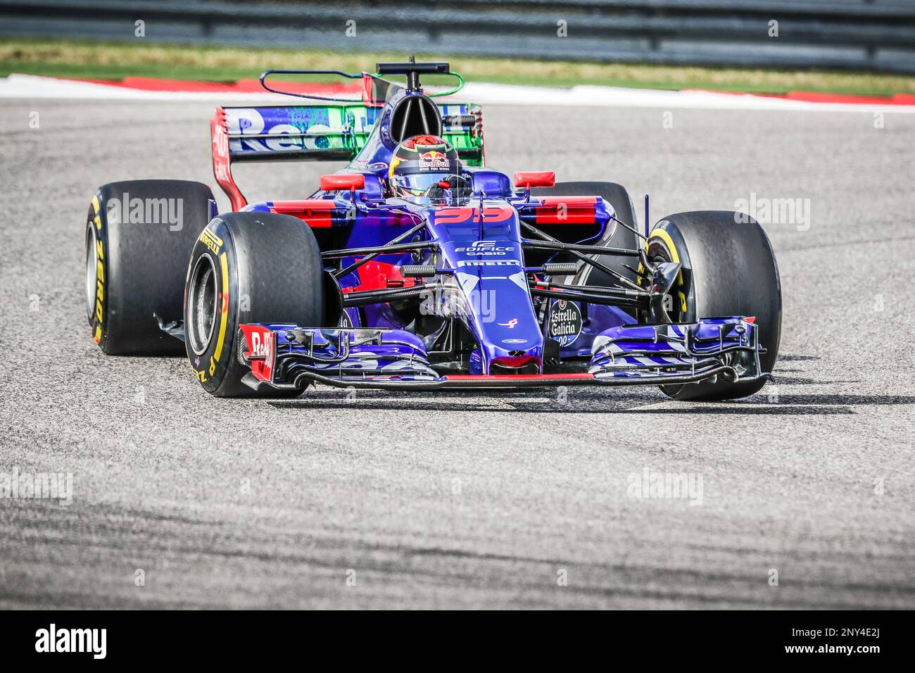 AUSTIN, TX - OCTOBER 21: Toro Rosso driver Brendon Hartley (39) of New Zealand drives through turn 1 during morning practice for the Formula 1 United States Grand Prix on October 21, AUSTIN, TX - OCTOBER 21: Toro Rosso driver Brendon Hartley (39) of New Zealand drives through turn 1 during morning practice for the Formula 1 United States Grand Prix on October 21,