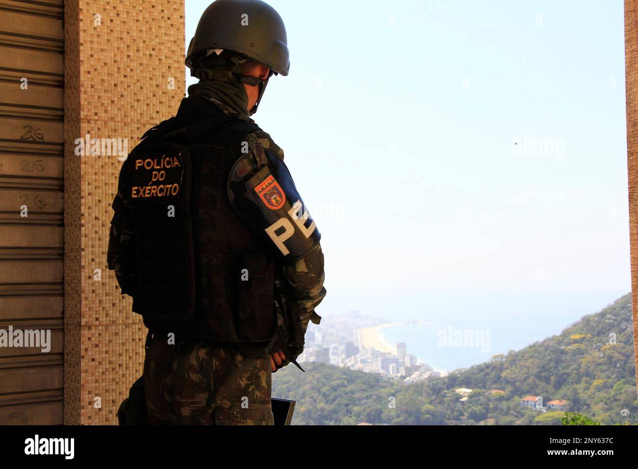 RJ - Rio de Janeiro - 10/10/2017 - Operation of the Army in the Favela ...