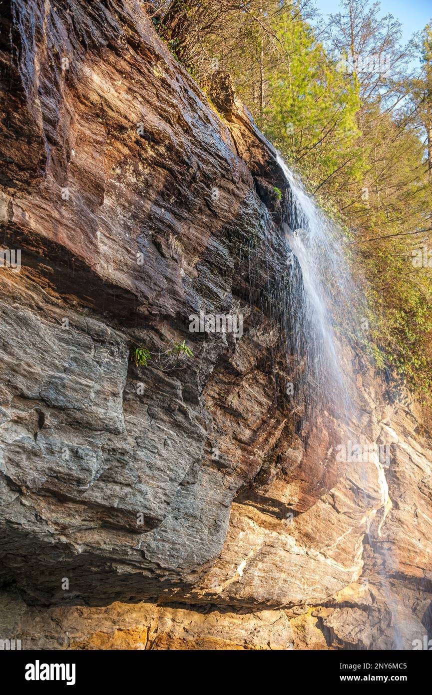 Bridal Veil Falls near Highlands, North Carolina, along the Mountain Waters Scenic Byway. (USA