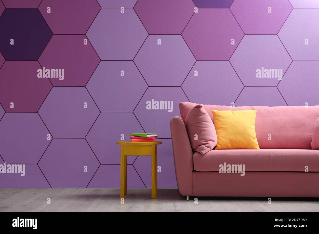 Textured wall with honeycomb pattern in stylish living room Stock Photo ...