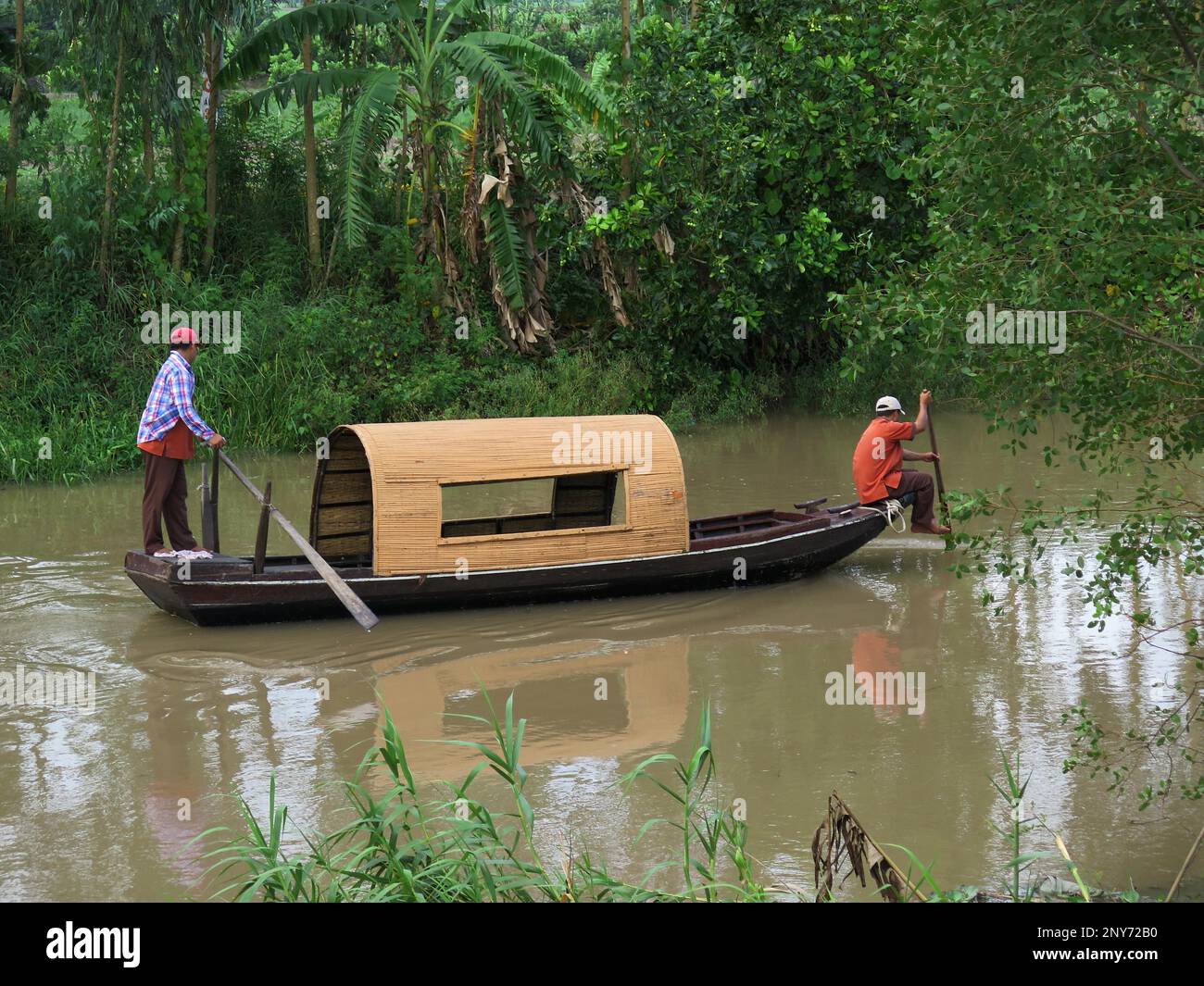 Sampan cruise mekong delta hi-res stock photography and images - Alamy