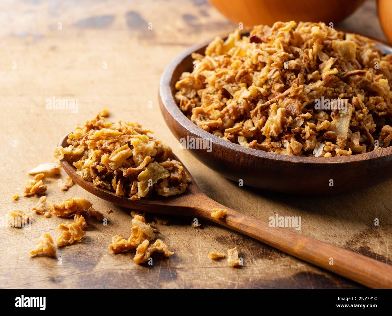 Sprinkling of fried onions hi-res stock photography and images - Alamy