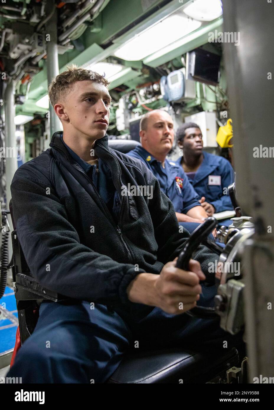 PHILIPPINE SEA (Jan. 23, 2023) Electronics Technician Navigation