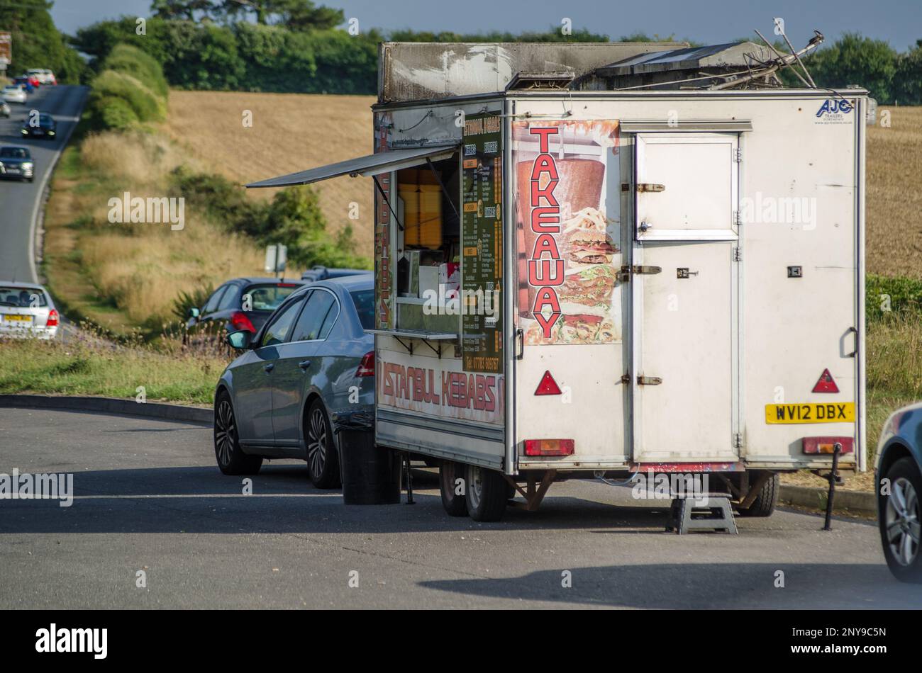 Basingstoke, UK - August 27, 2022: Istanbul Kebabs mobile cafe on the Kingsclere Road in Basingstoke, Hampshire on a sunny summer afternoon. Stock Photo