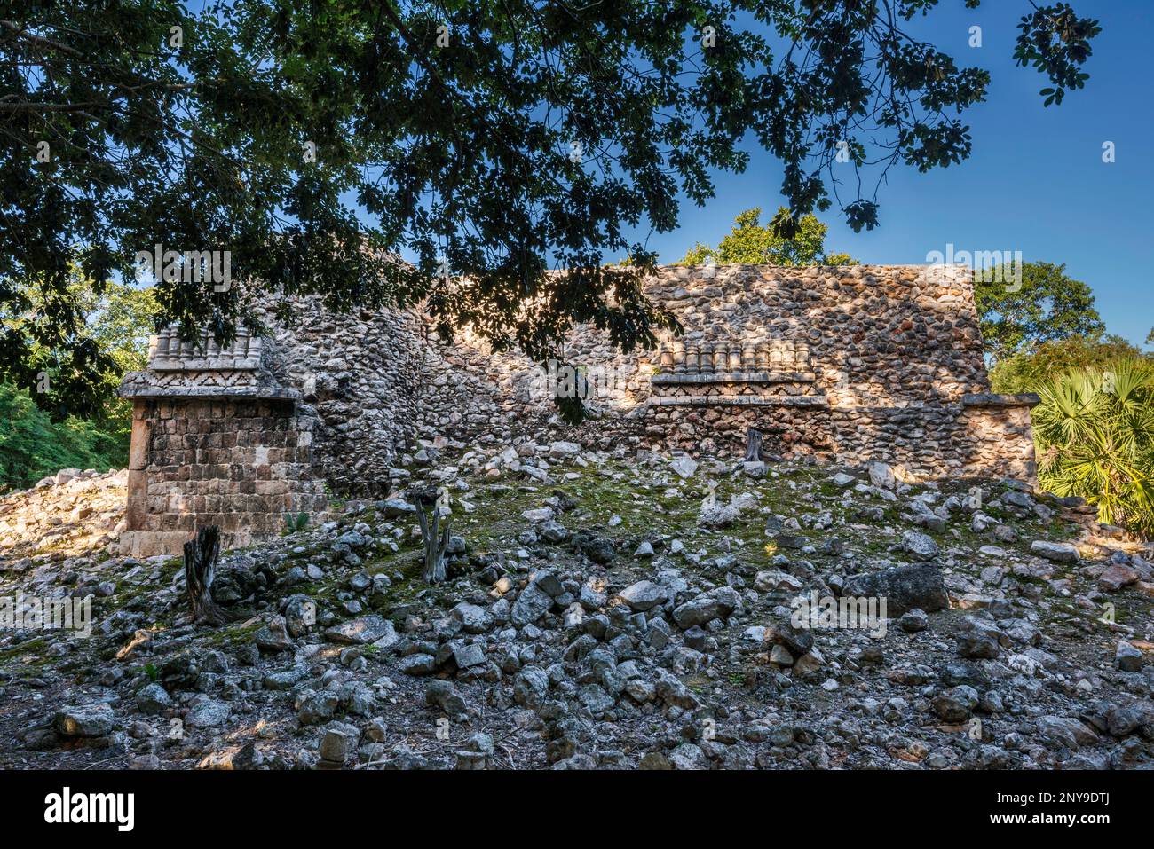 Grupo 2, Mayan ruins at Xlapak archaeological site, Ruta Puuc, Yucatan state, Mexico Stock Photo