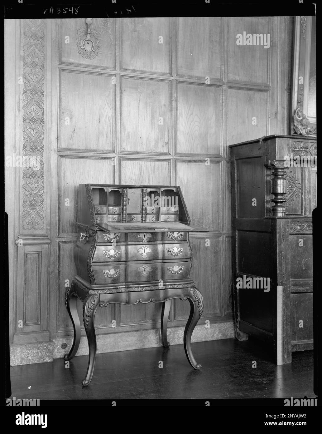 Virginia House, Mexican carved furniture, Richmond, Henrico County, Virginia. Carnegie Survey of the Architecture of the South. United States  Virginia  Henrico County  Richmond, Chests, Paneling, Woodwork. Stock Photo