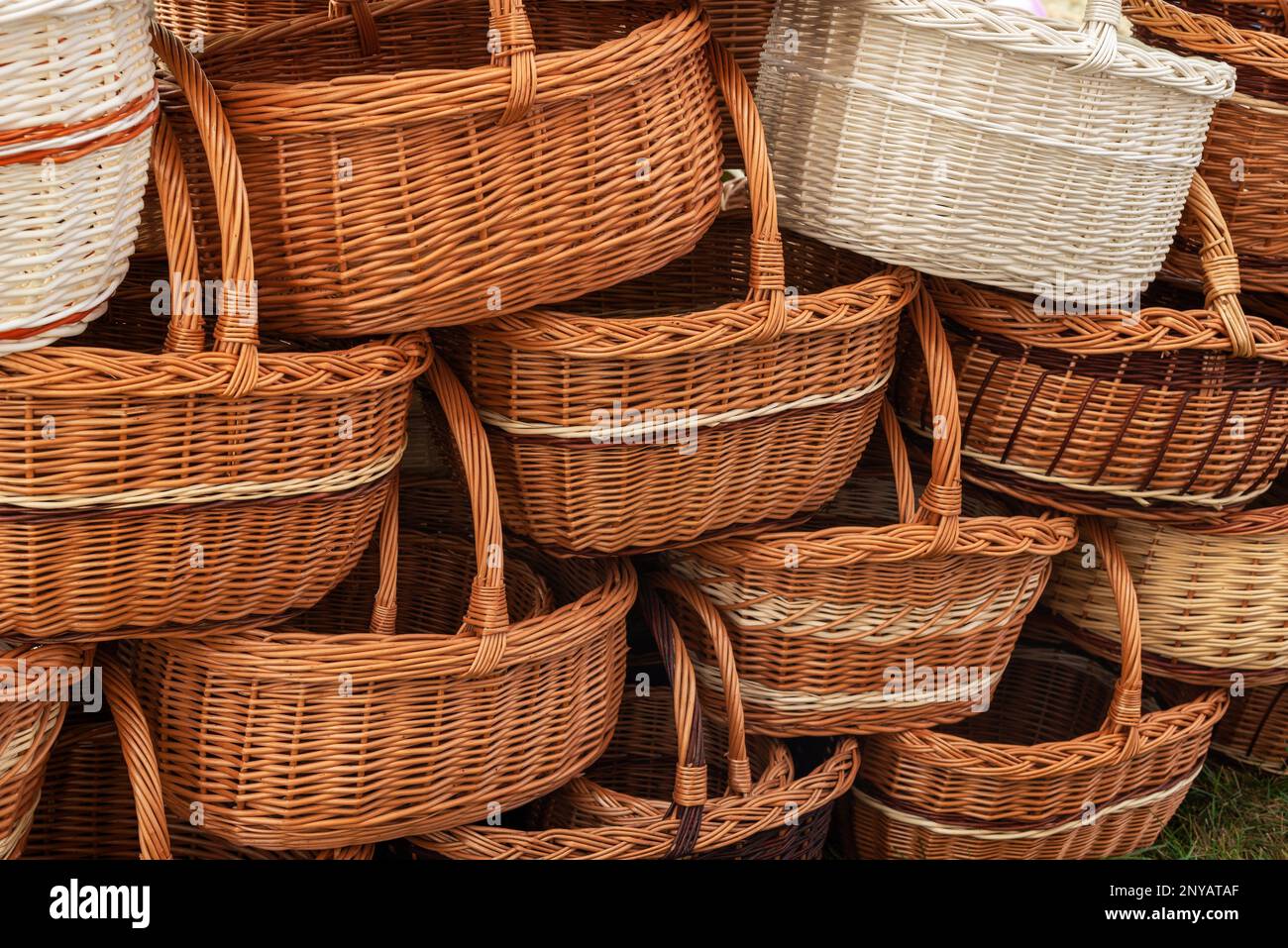 Woven rafia basket texture full frame background Stock Photo - Alamy