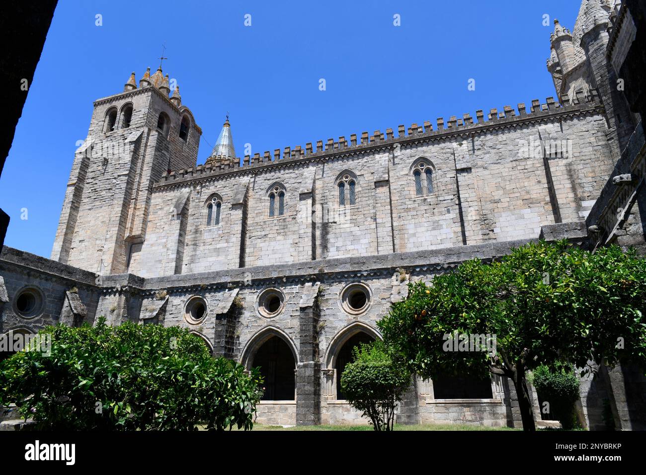 Evora Cathedral (Se de Evora), cloister (gothic, 14th century). Alentejo, Portugal. Stock Photo