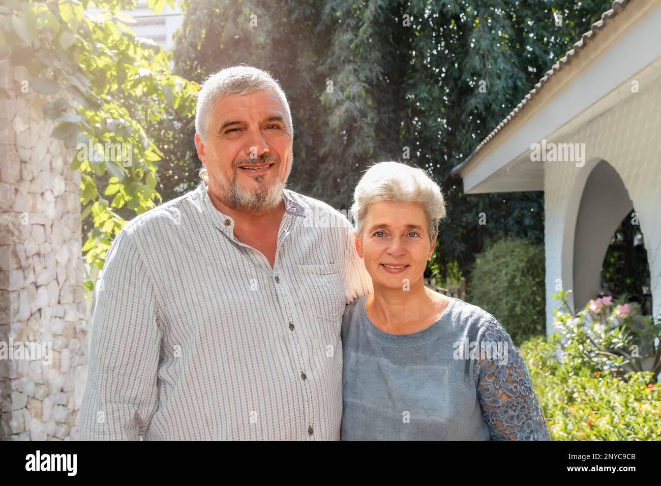 Elderly house happy hi-res stock photography and images - Alamy
