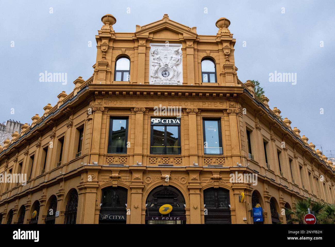 Hotel des postes hi-res stock photography and images - Page 2 - Alamy