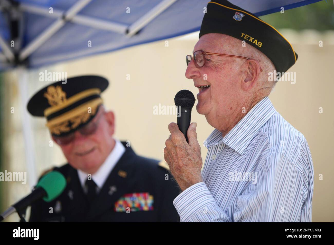 Don Foran, right, shares stories of his time serving in World War II on ...