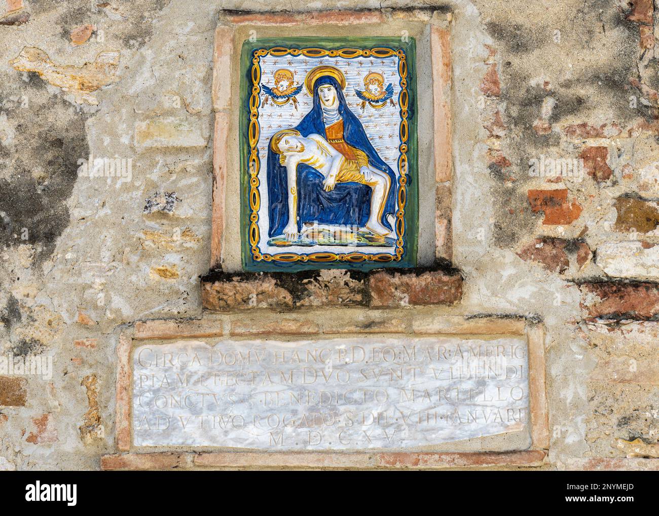 religious-icon-on-a-small-chapel-in-tuscany-italy-stock-photo-alamy