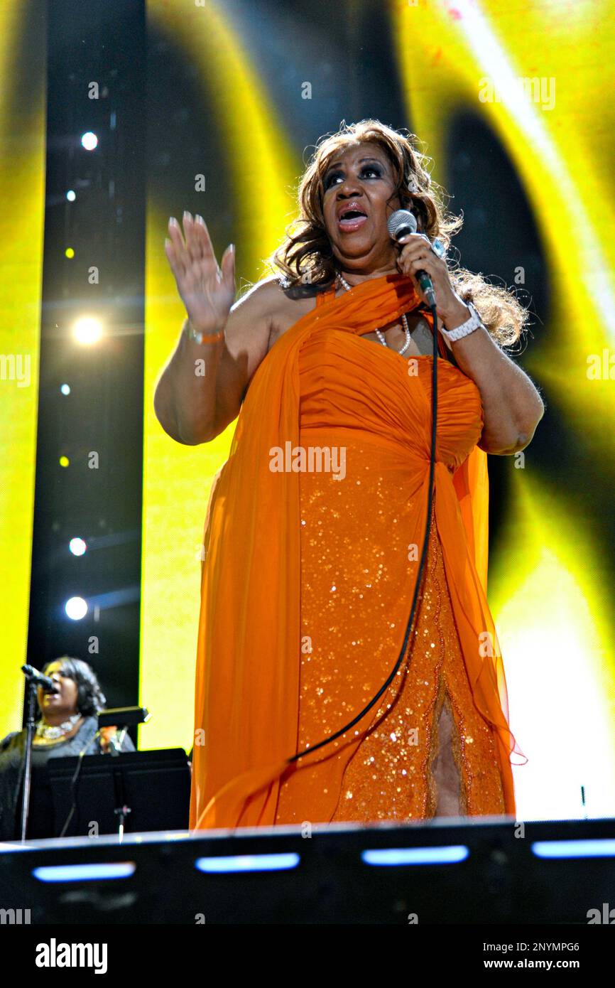 Aretha Franklin performs at the 2012 Essence Music Festival at the  Louisiana Superdome on July 8, 2012, in New Orleans. (Photo by Amy  Harris/Invision/AP Stock Photo - Alamy
