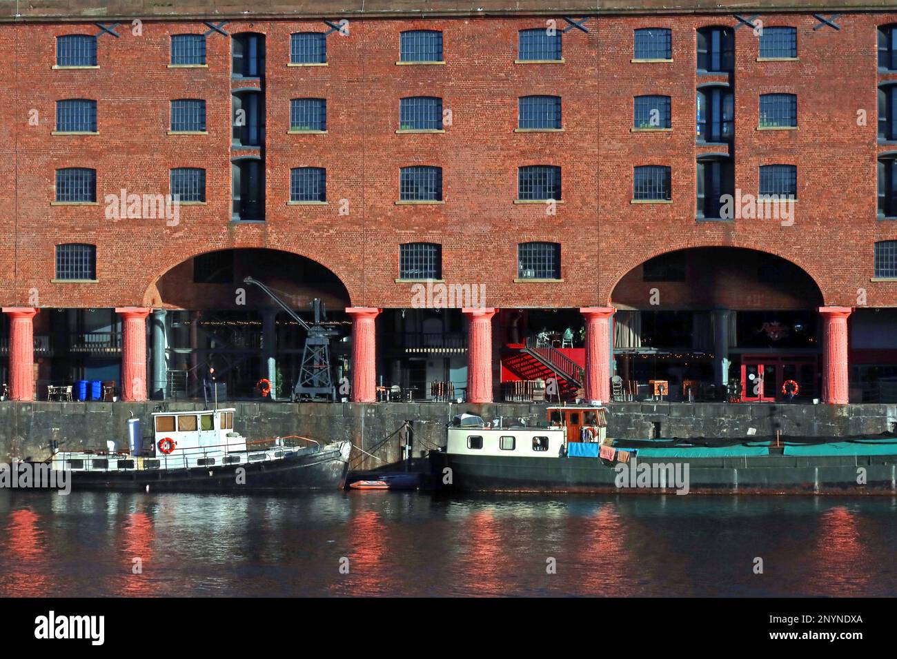 Columns and warehouses of the Royal Albert Dock complex 1846 at Liverpool, Merseyside, England, UK,  L3 4AF Stock Photo