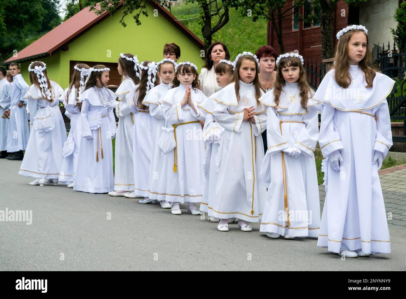 Group girls dressed for first communion hi-res stock photography and images  - Alamy