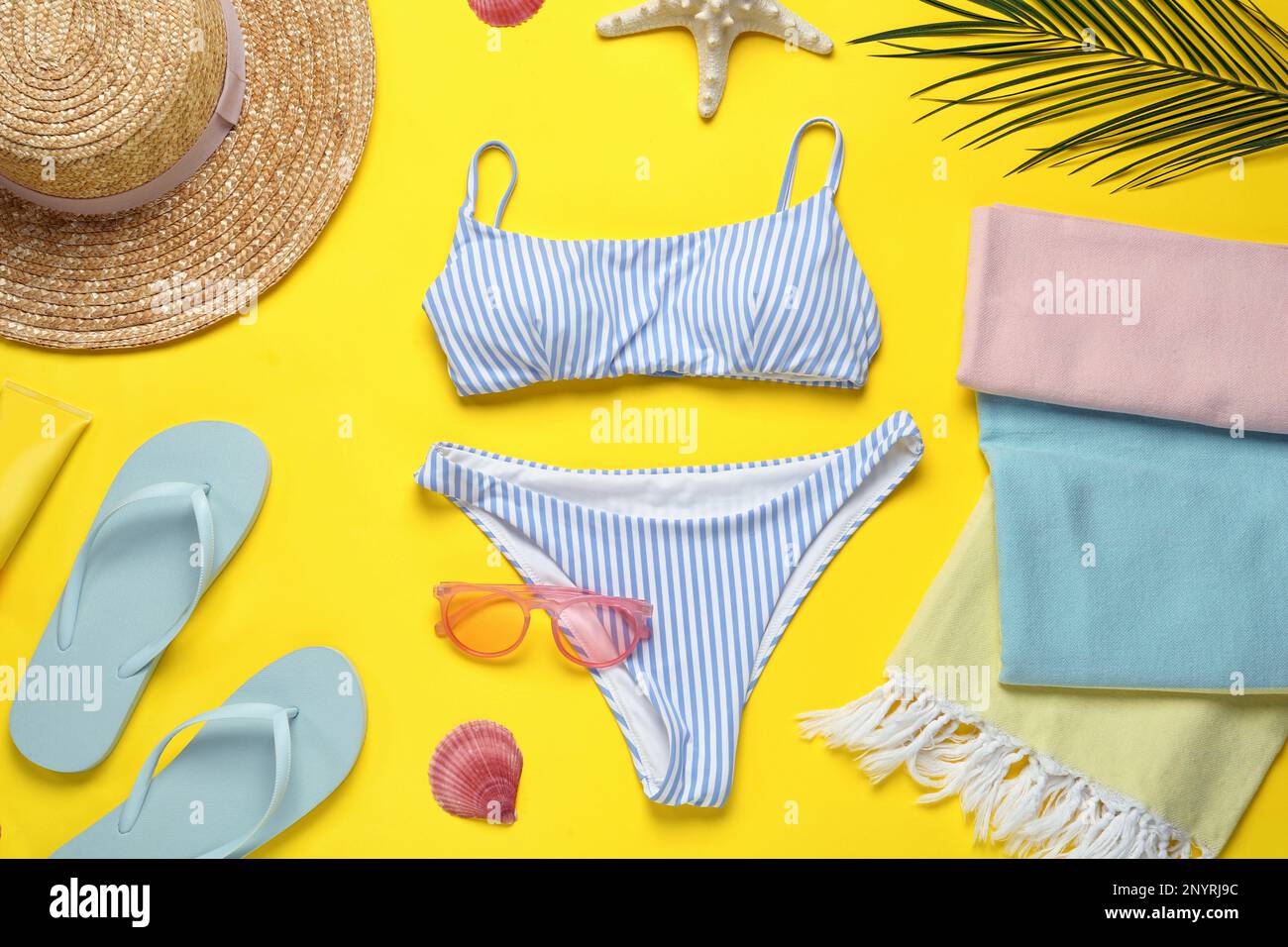 Swimsuit flip flops sunglasses hi-res stock photography and images - Alamy