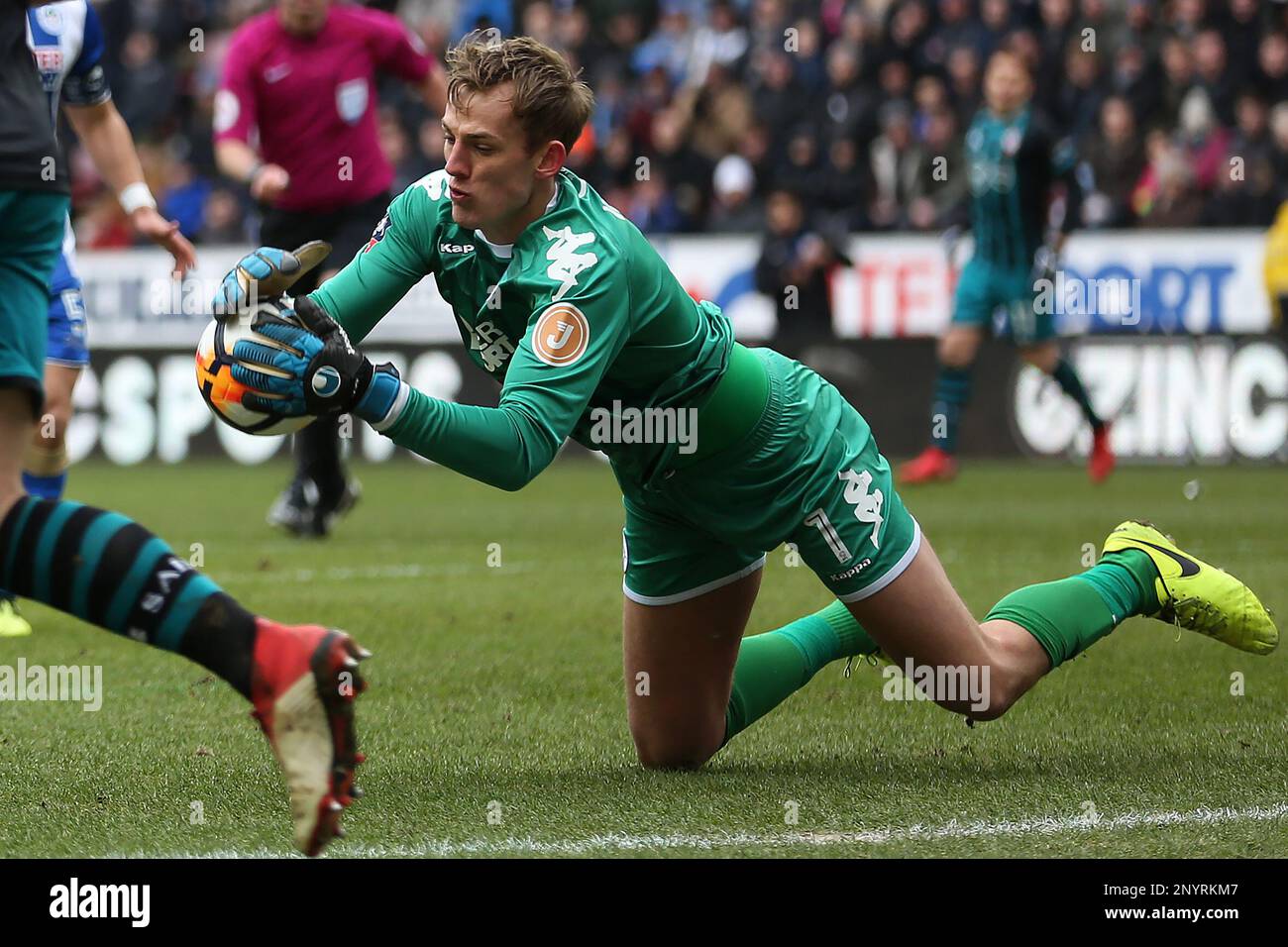 6 yard box hires stock photography and images Alamy